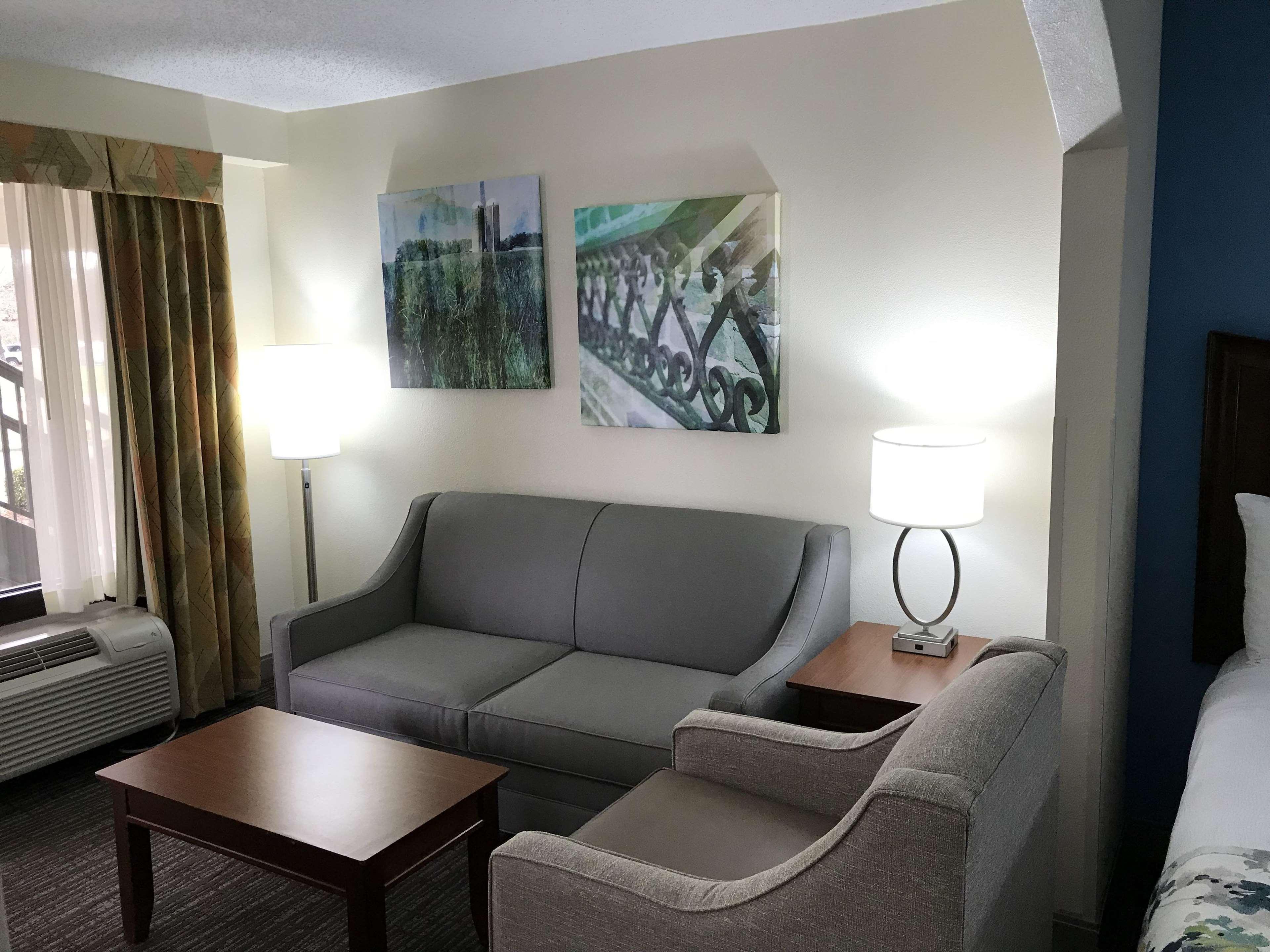 Best Western Inn & Suites Монро Екстер'єр фото