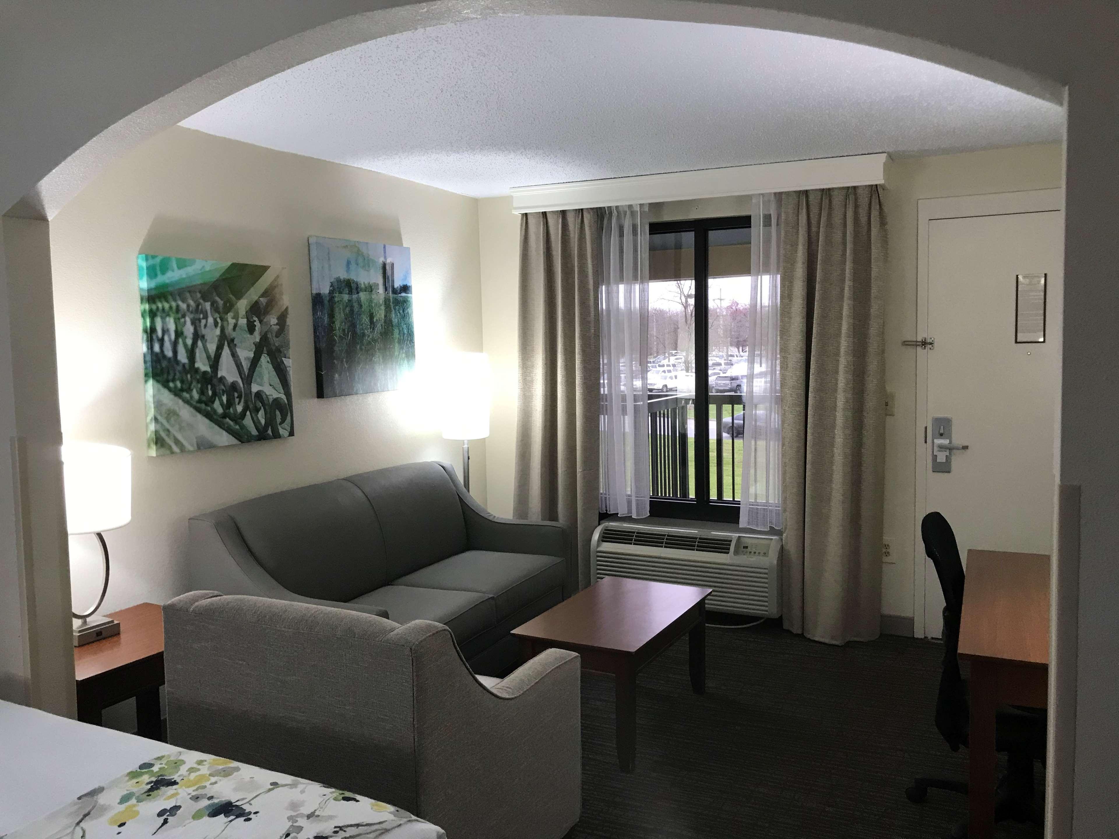 Best Western Inn & Suites Монро Екстер'єр фото