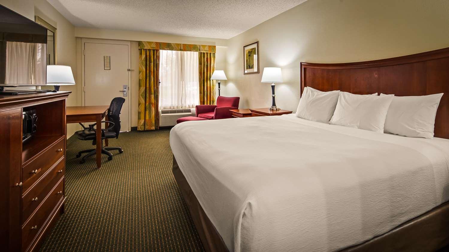 Best Western Inn & Suites Монро Екстер'єр фото