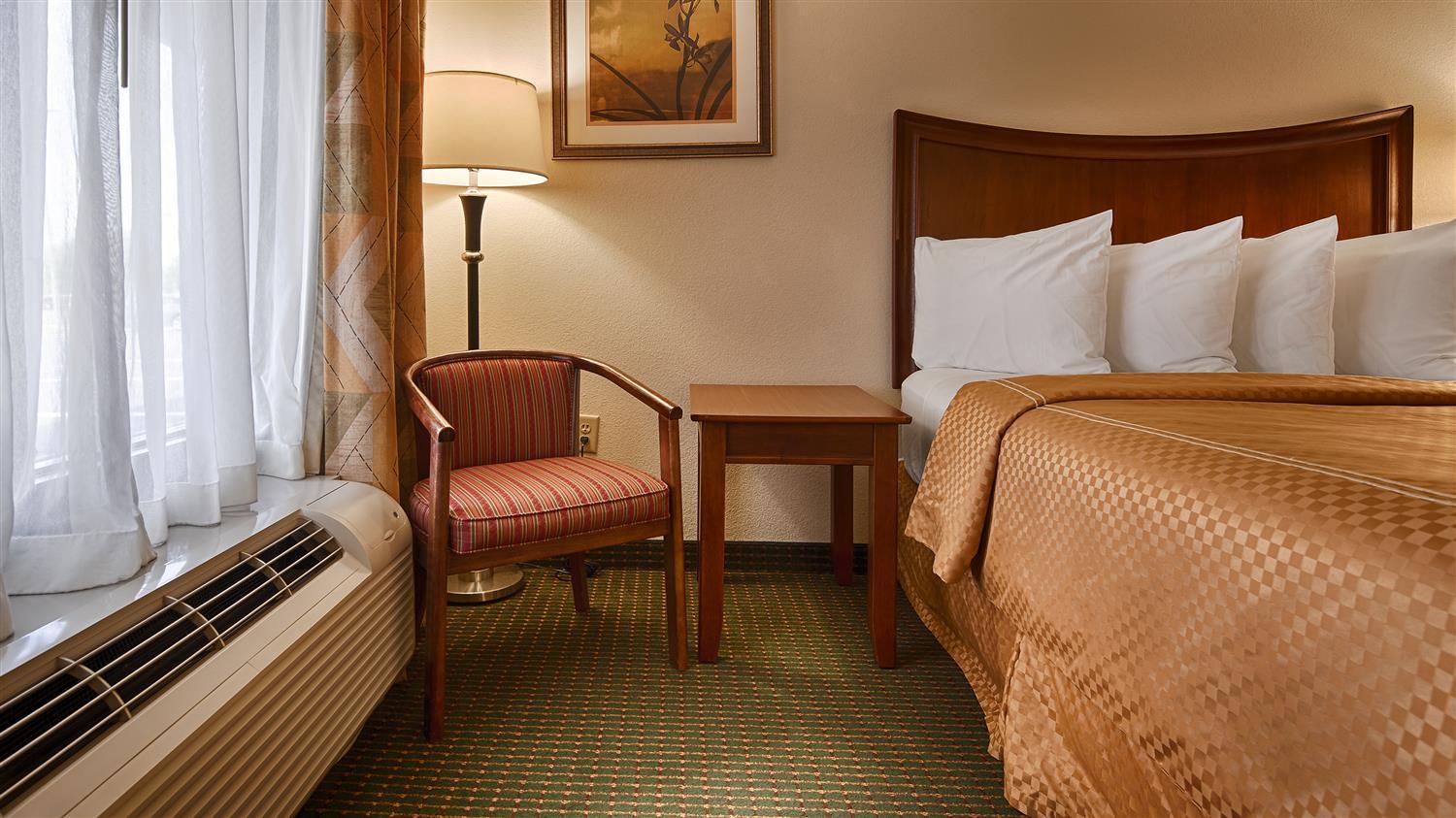 Best Western Inn & Suites Монро Екстер'єр фото