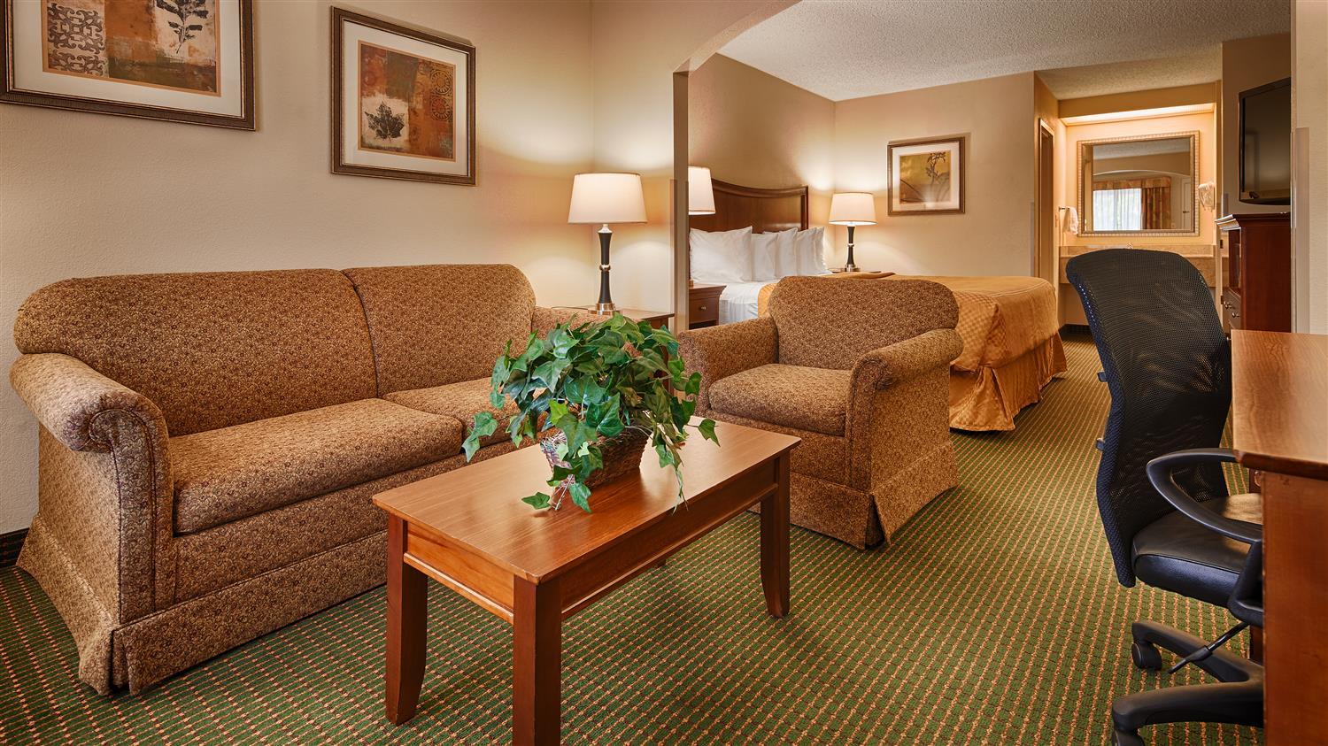 Best Western Inn & Suites Монро Екстер'єр фото