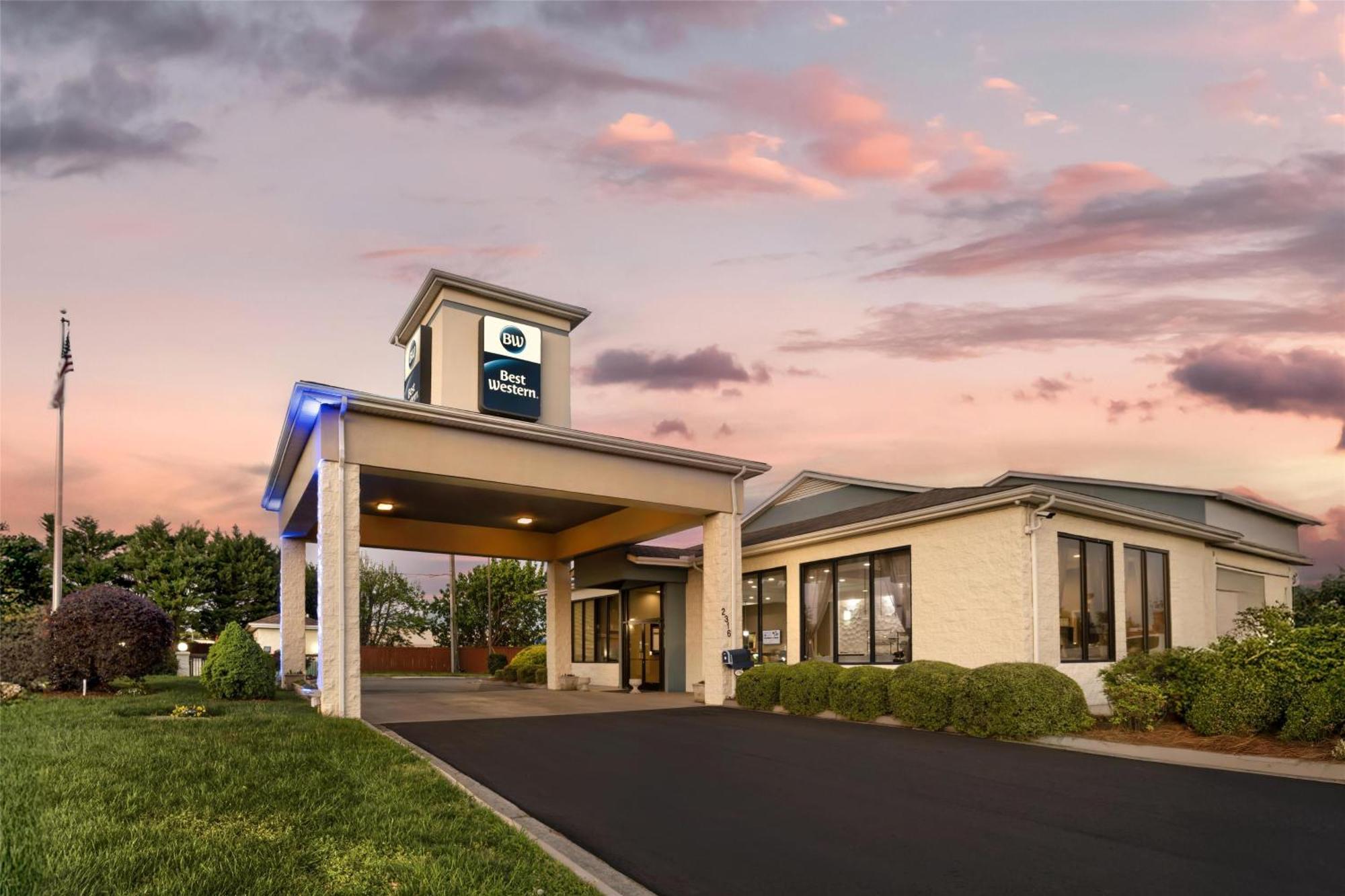 Best Western Inn & Suites Монро Екстер'єр фото