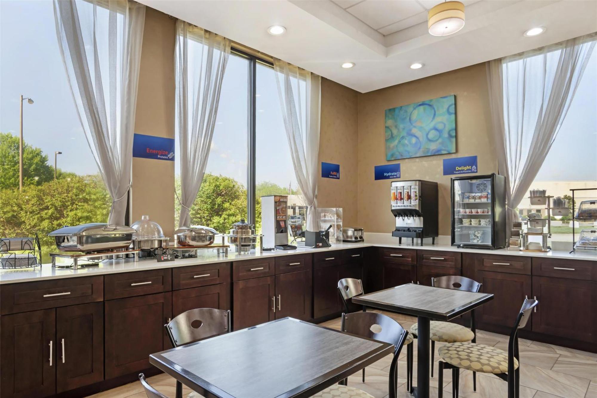 Best Western Inn & Suites Монро Екстер'єр фото