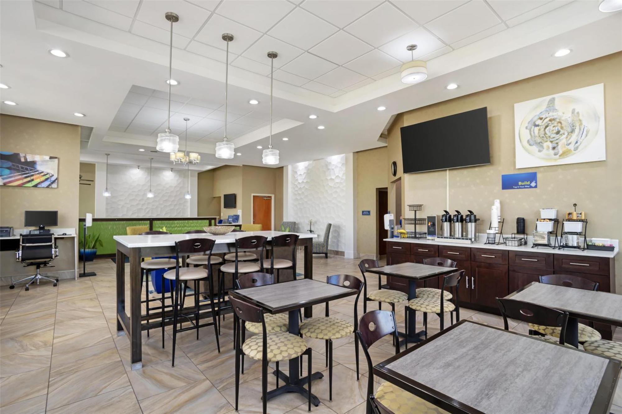 Best Western Inn & Suites Монро Екстер'єр фото