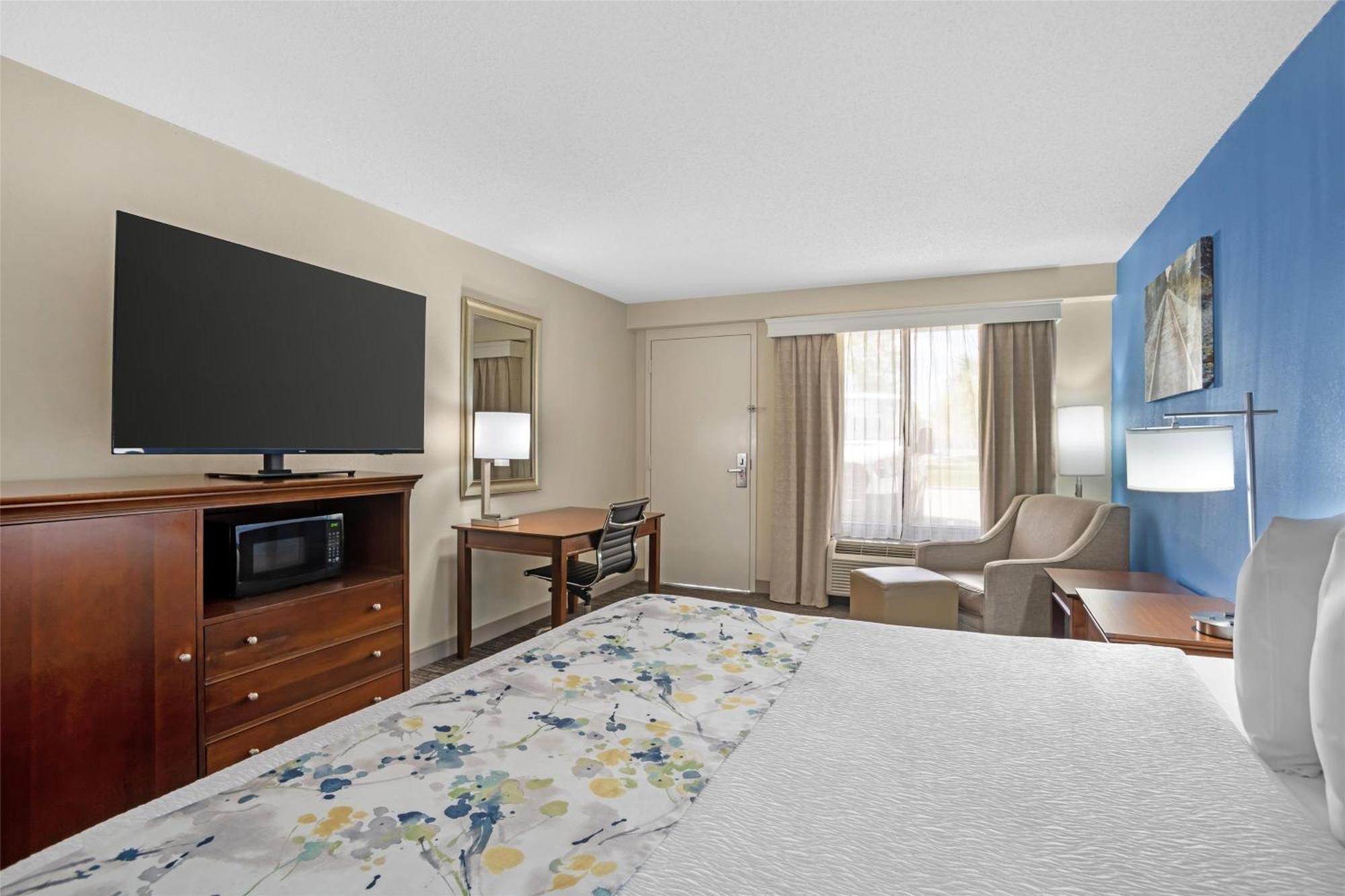 Best Western Inn & Suites Монро Екстер'єр фото