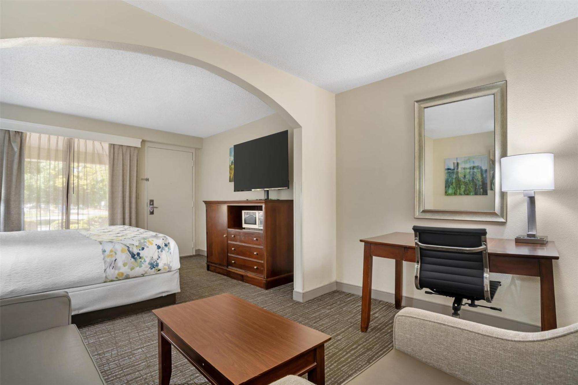 Best Western Inn & Suites Монро Екстер'єр фото