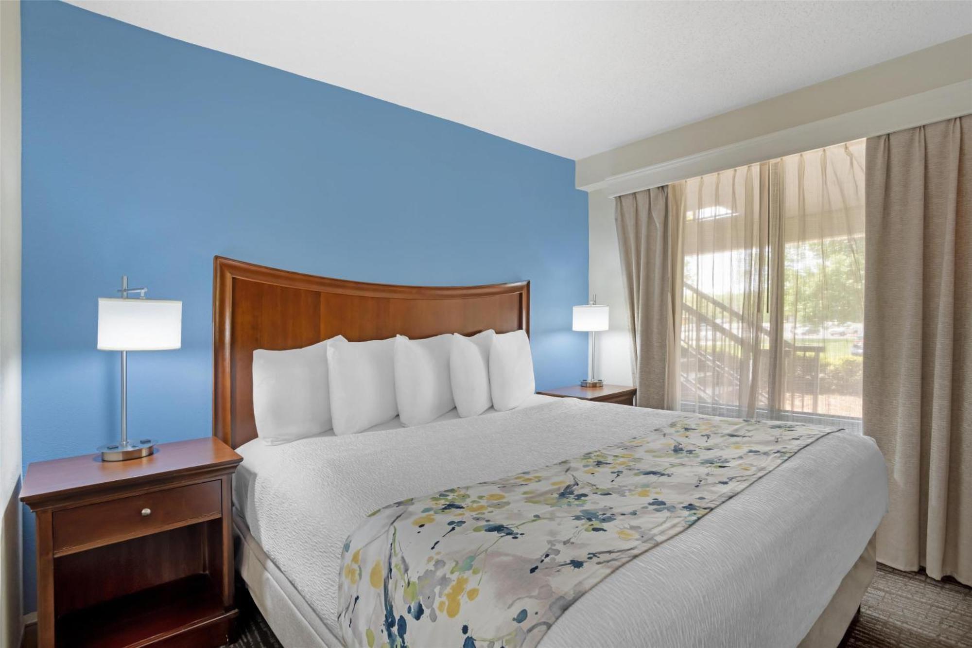 Best Western Inn & Suites Монро Екстер'єр фото